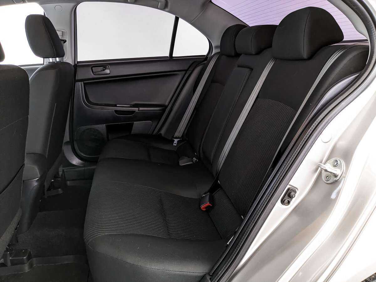 Mitsubishi Lancer, 2015 Фото №13