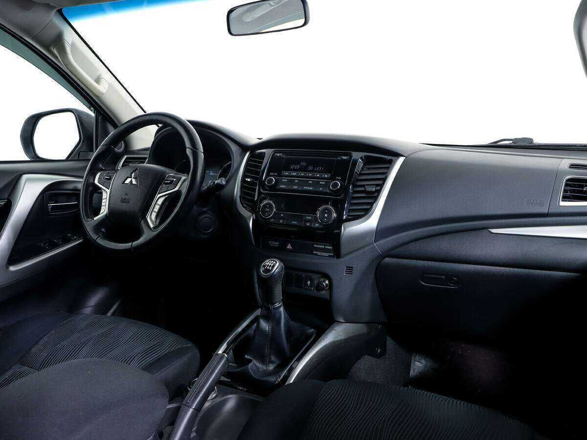 Mitsubishi Pajero Sport, 2018 Фото №9