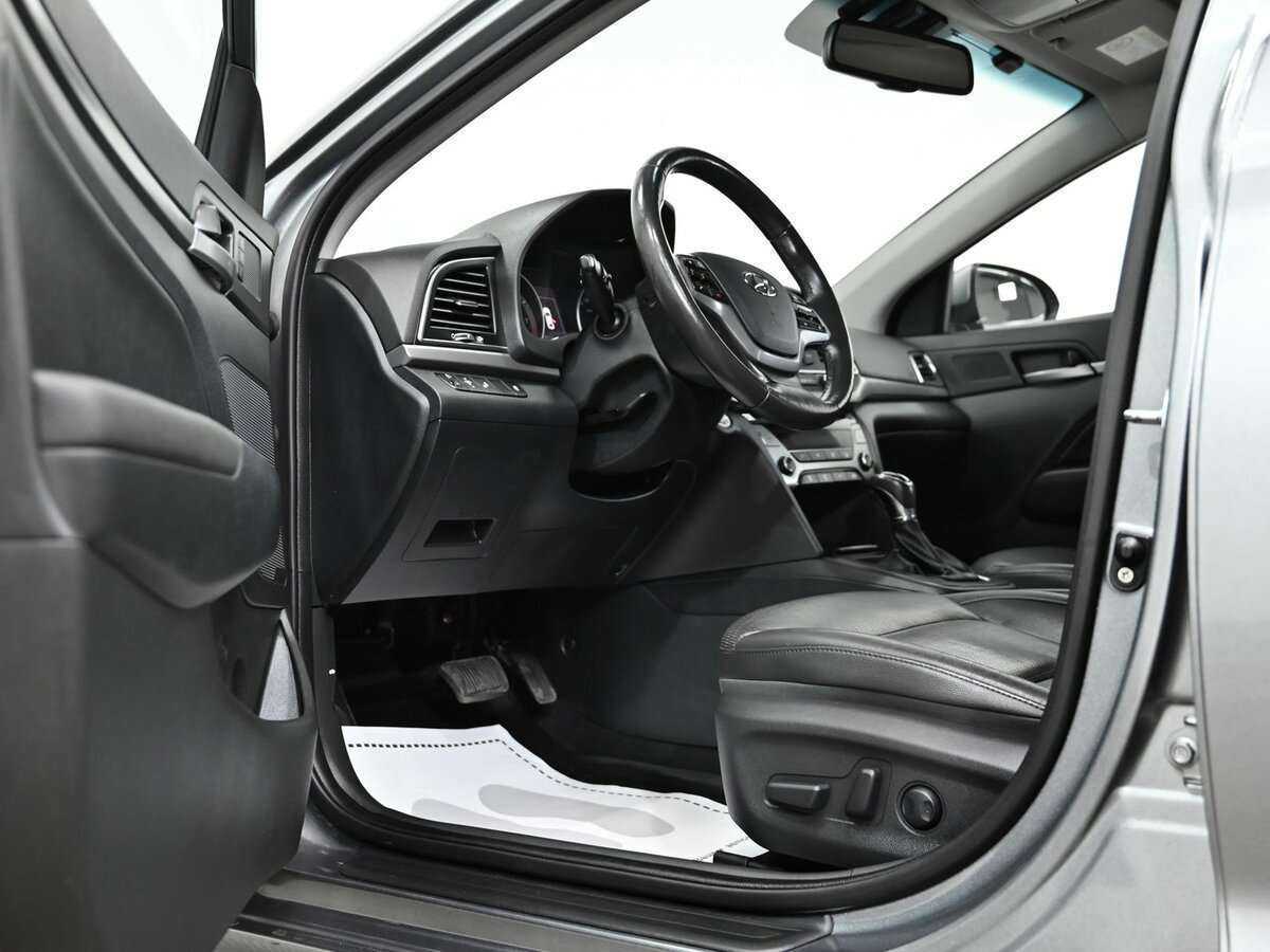 Hyundai Elantra, 2018 Фото №5