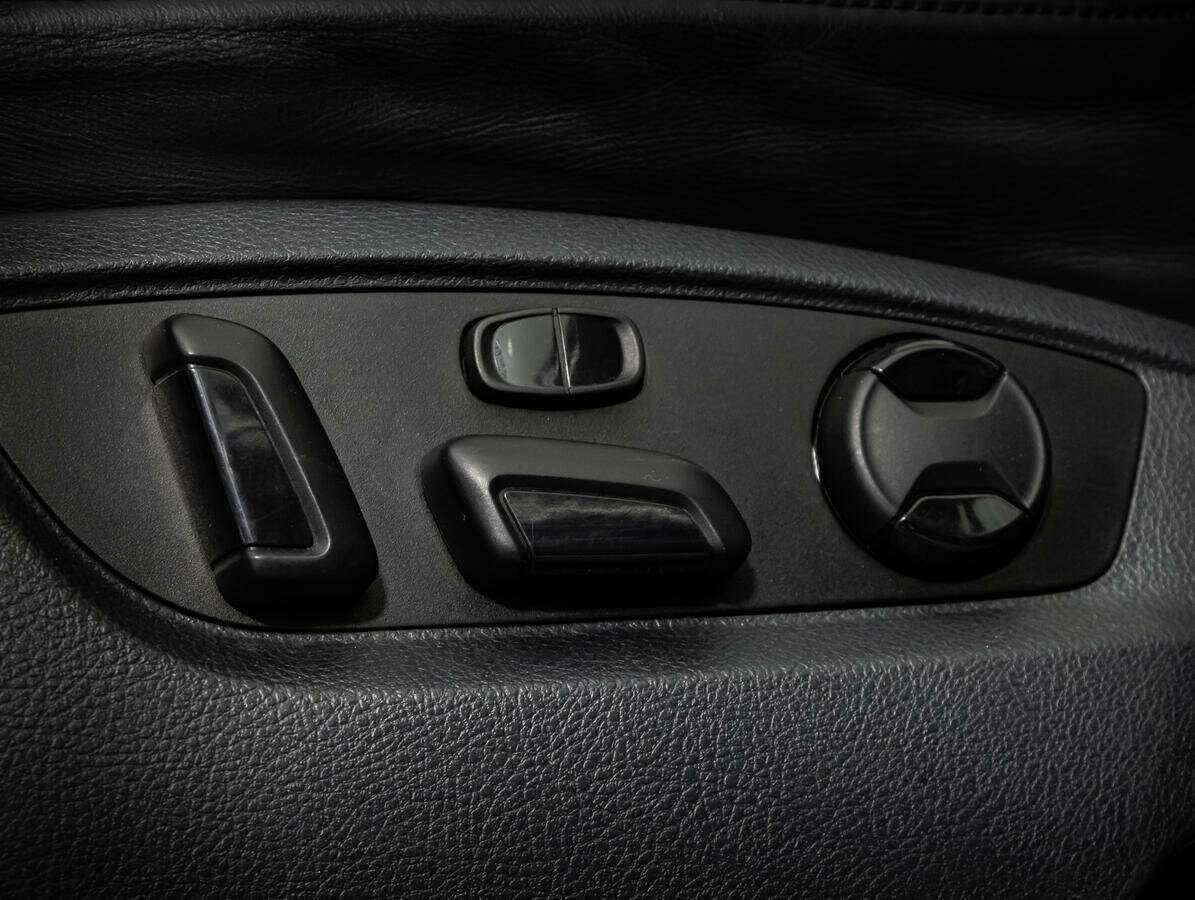 Volkswagen Touareg, 2012 Фото №18