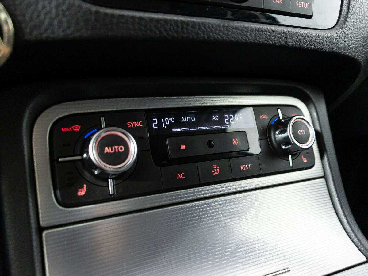 Volkswagen Touareg, 2012 Фото №20