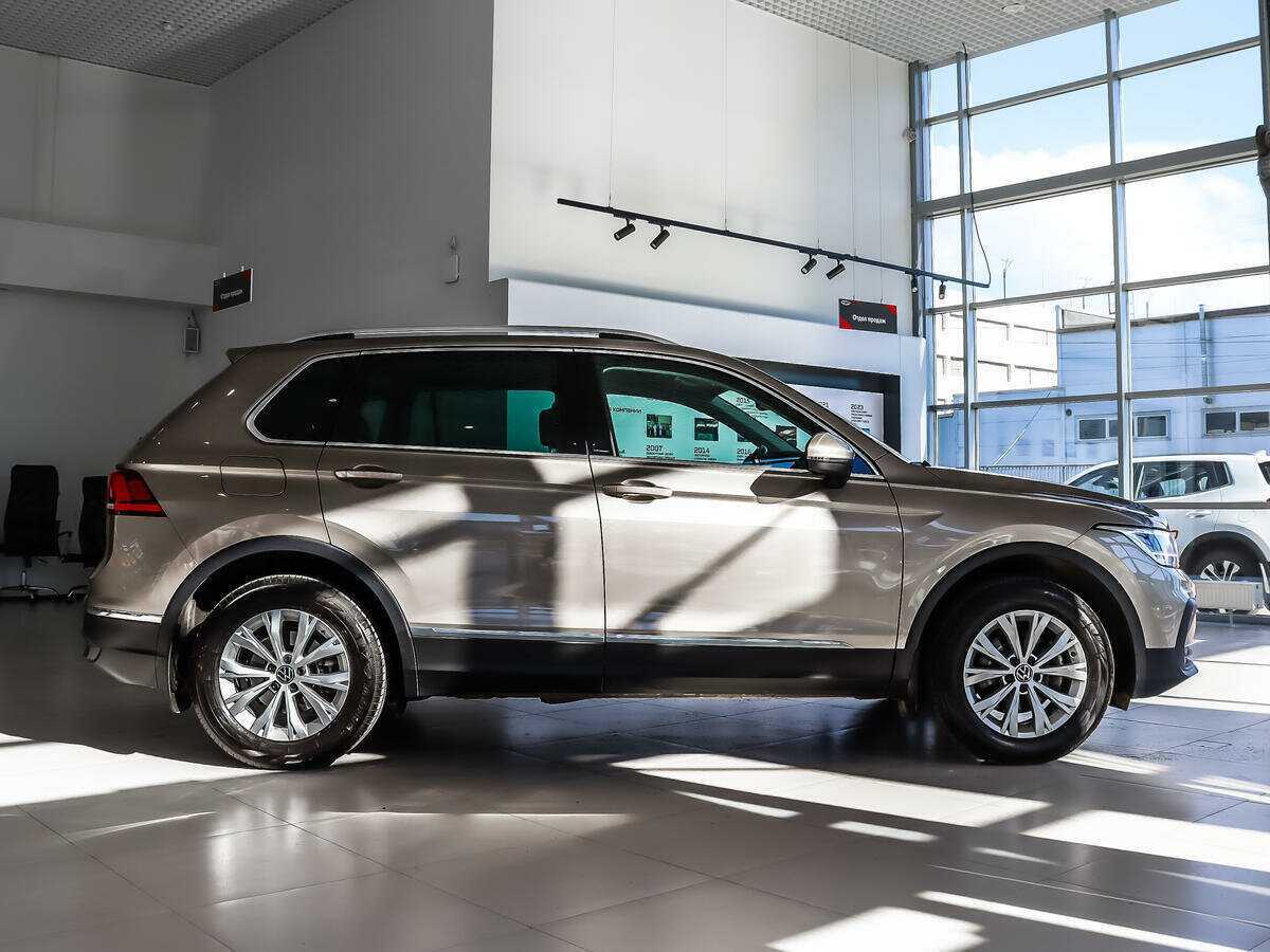 Volkswagen Tiguan, 2021 - 71 000 км. | Фото №4