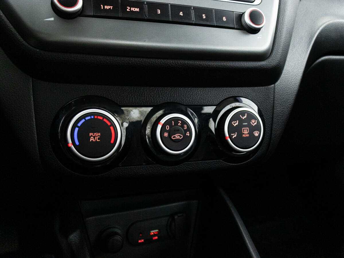 Kia Rio, 2016 Фото №15