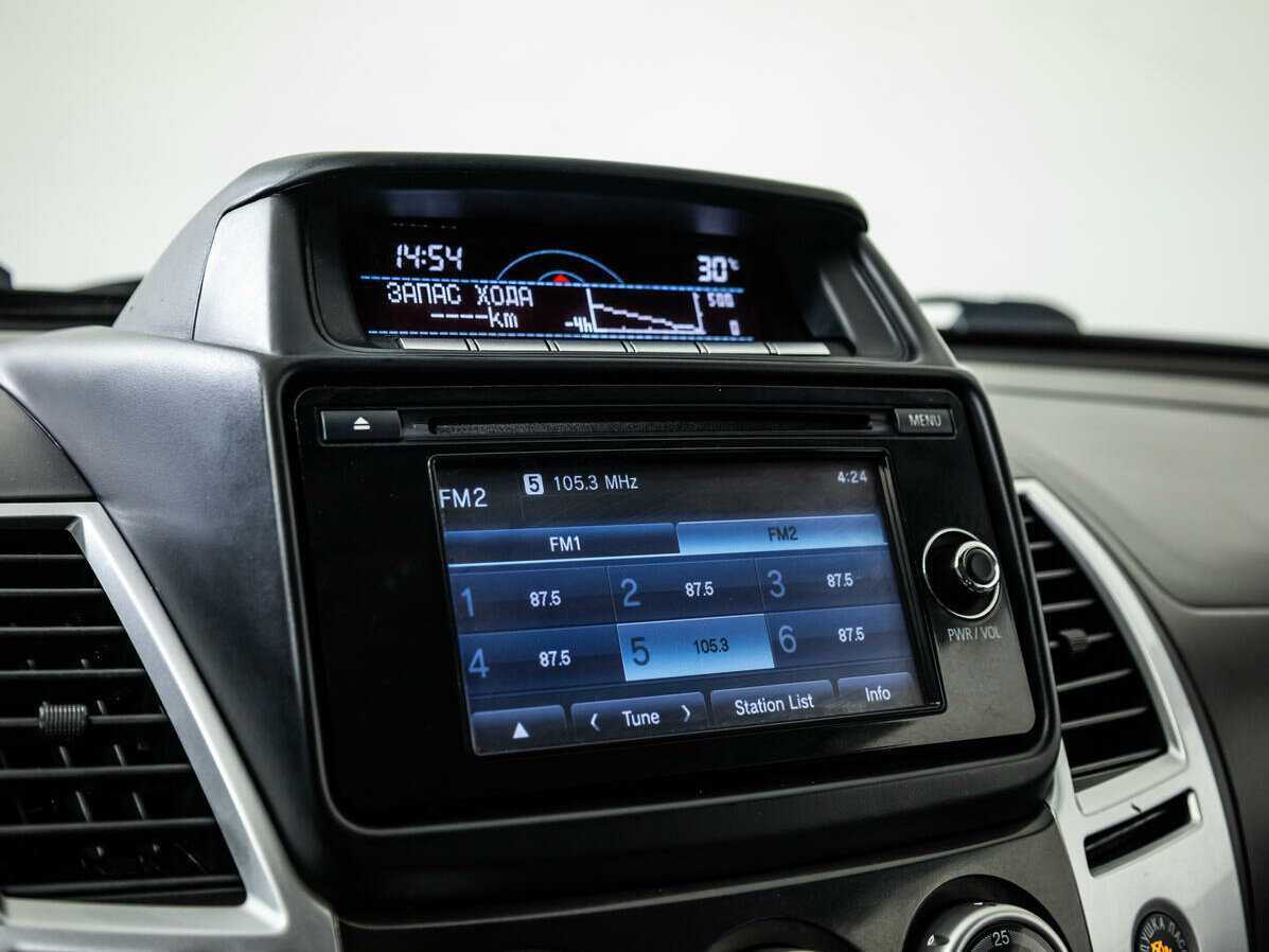 Mitsubishi Pajero Sport, 2015 Фото №18