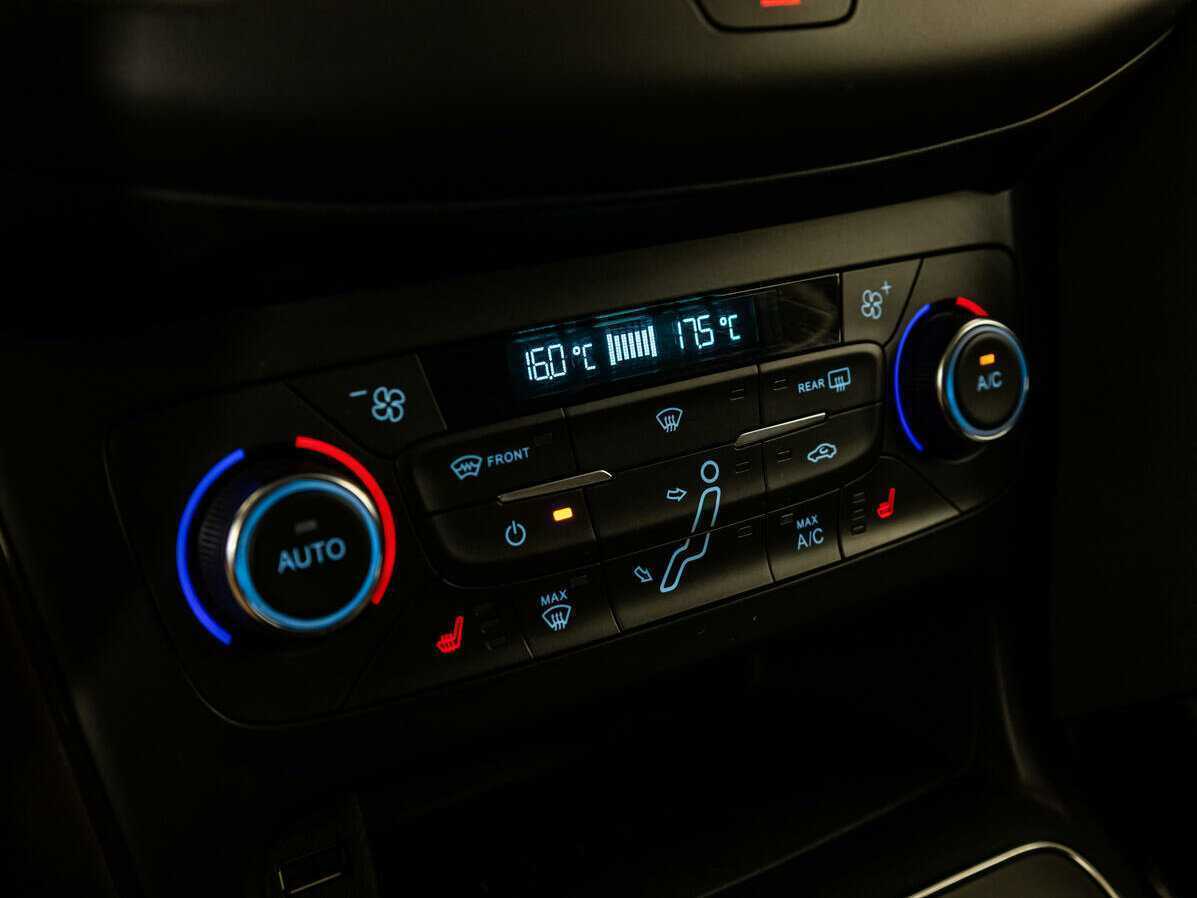 Ford Focus, 2018 Фото №14