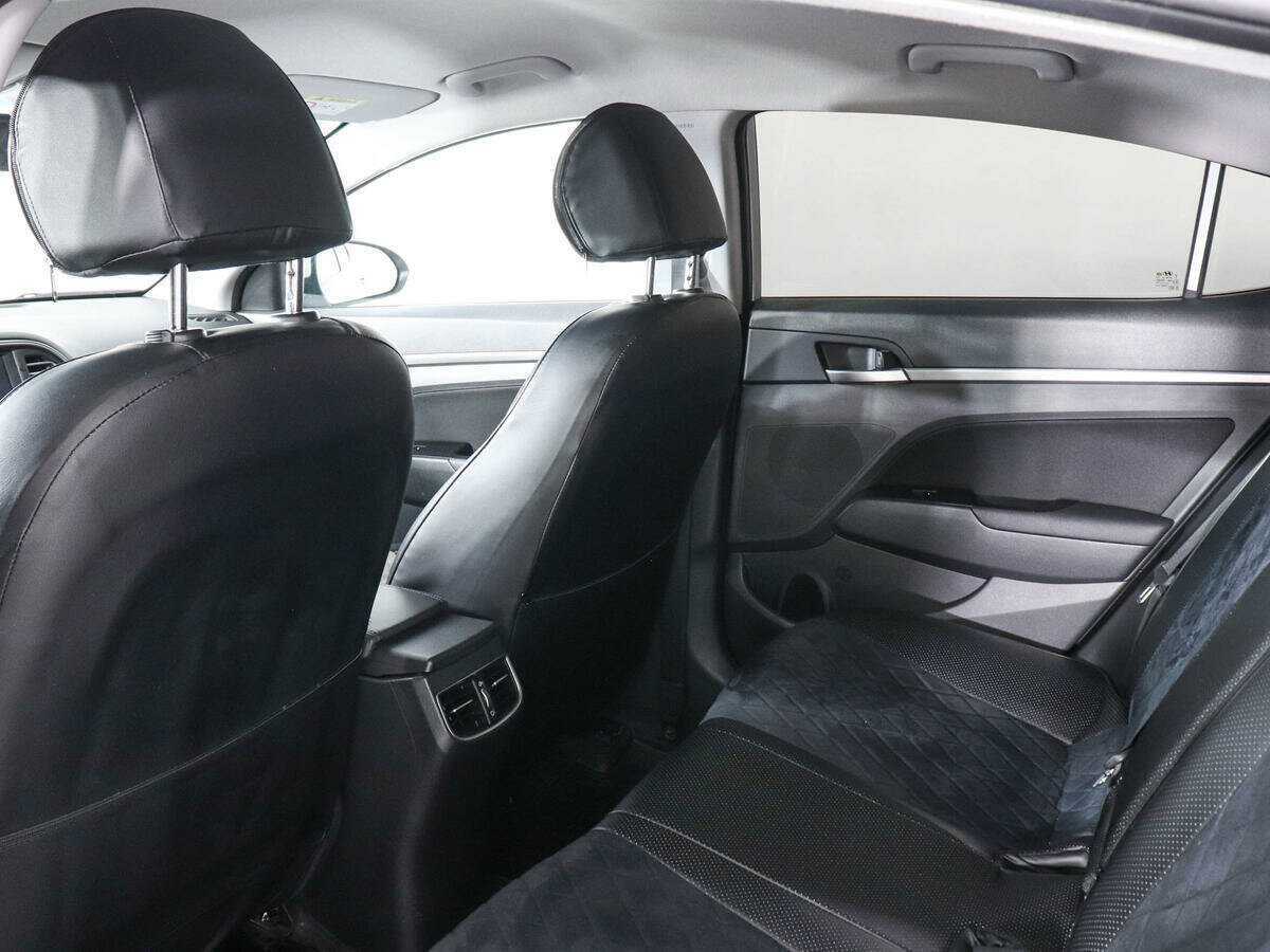 Hyundai Elantra, 2019 Фото №12