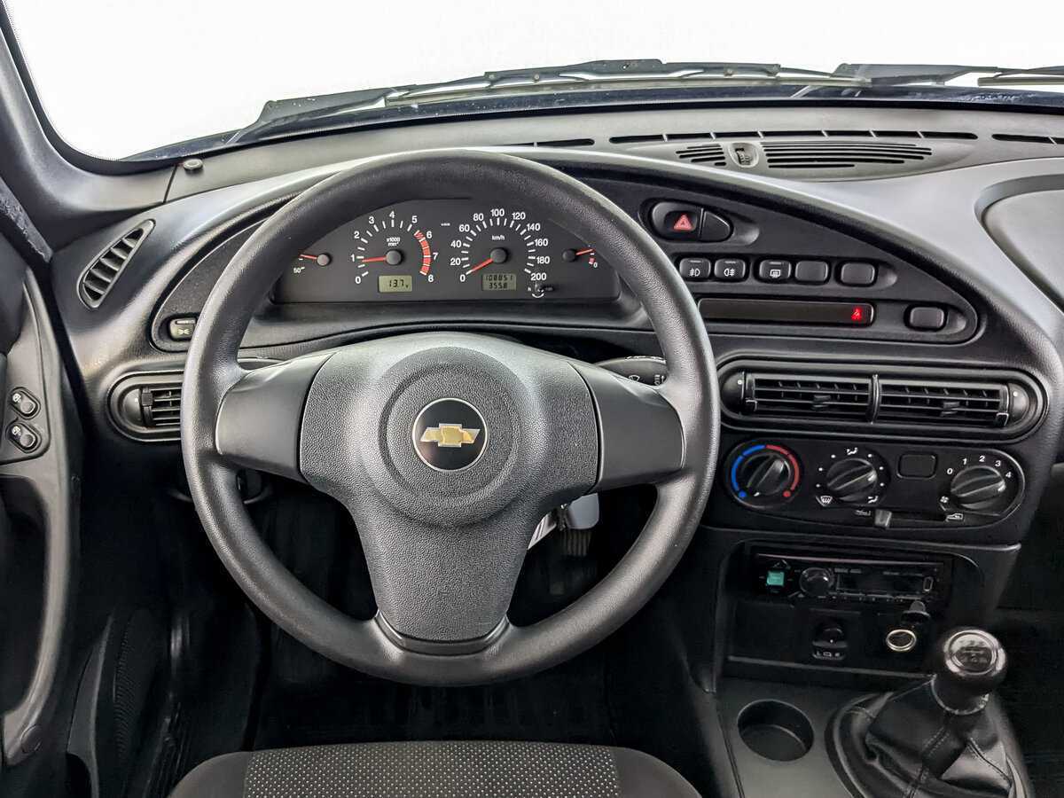 Chevrolet Niva, 2017 Фото №17
