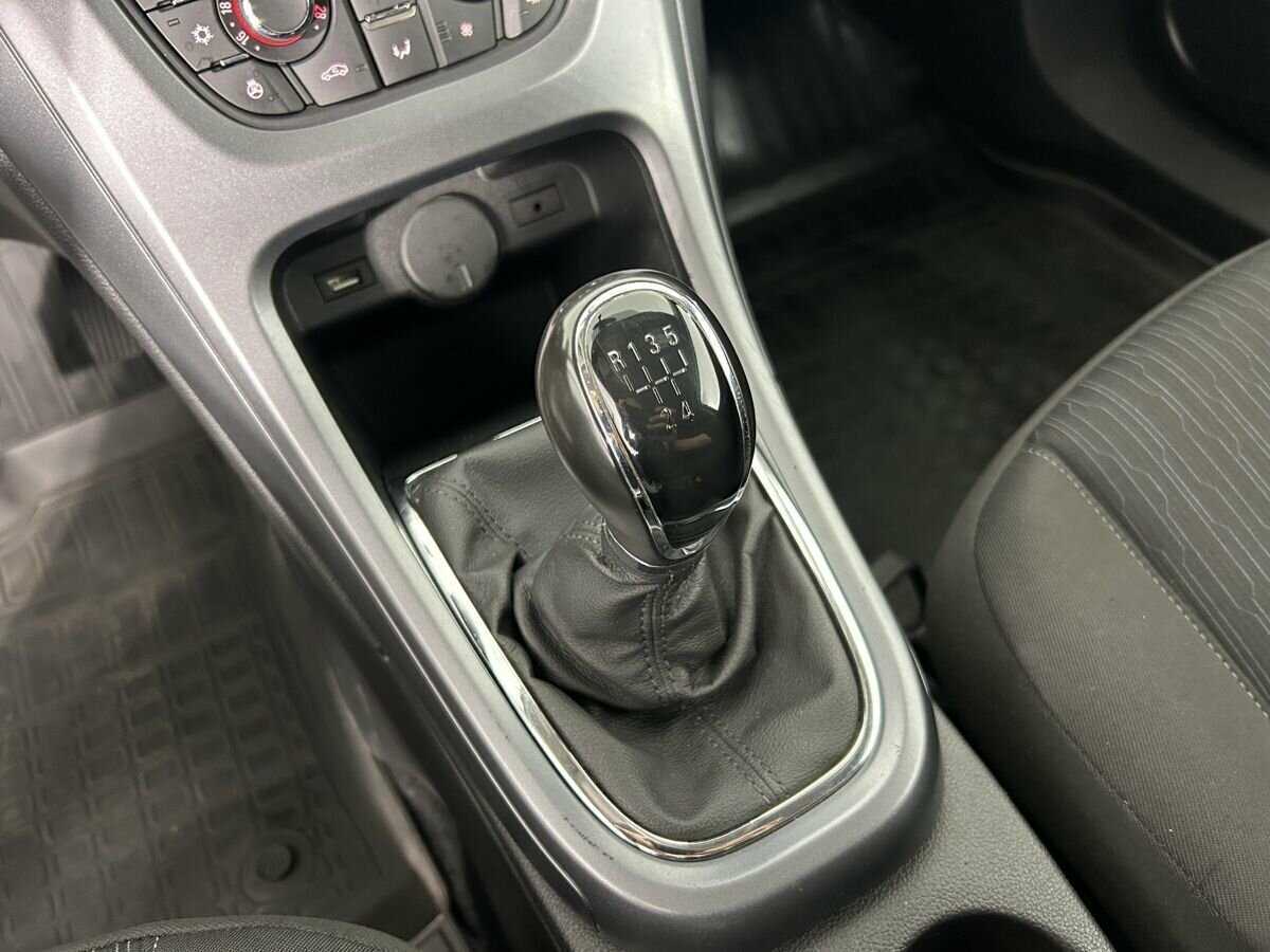 Opel Astra GTC, 2014 Фото №13