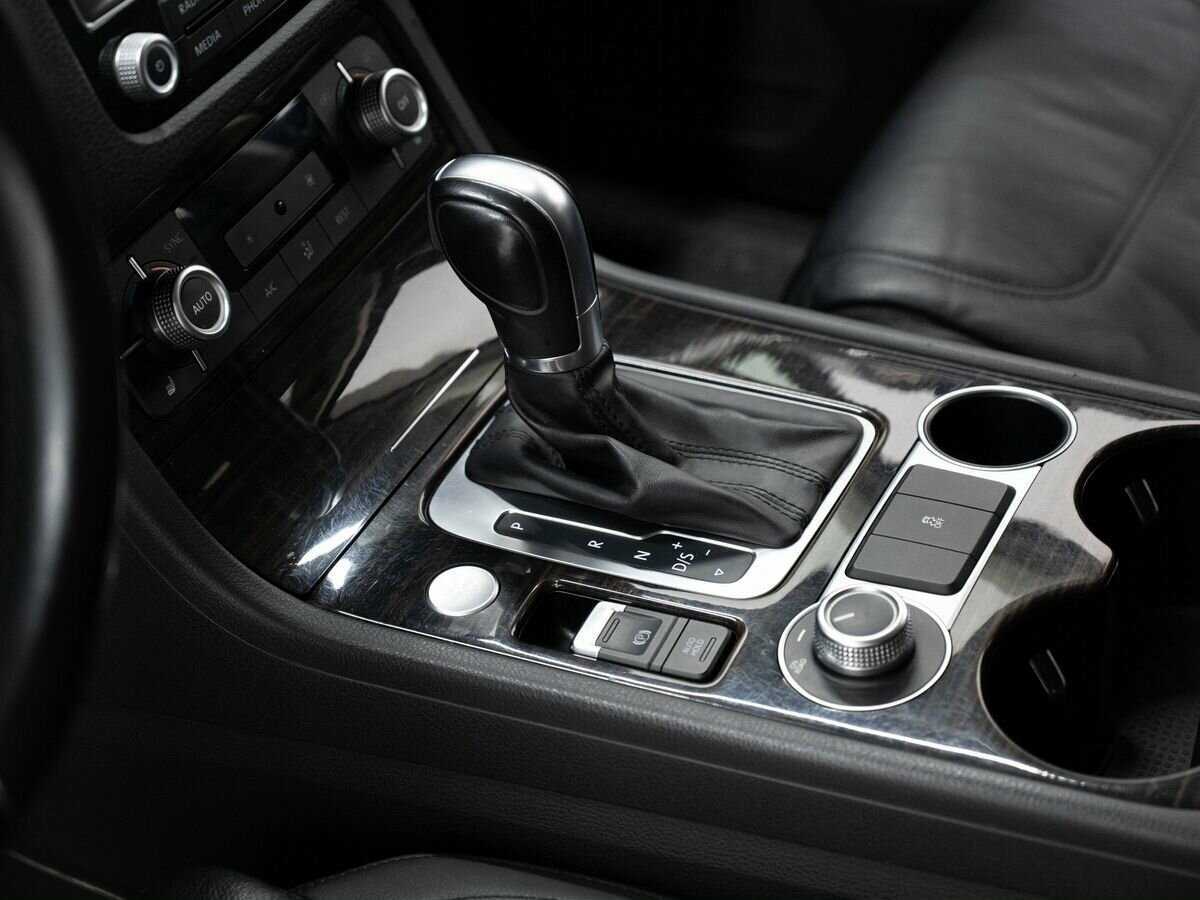 Volkswagen Touareg, 2015 Фото №18