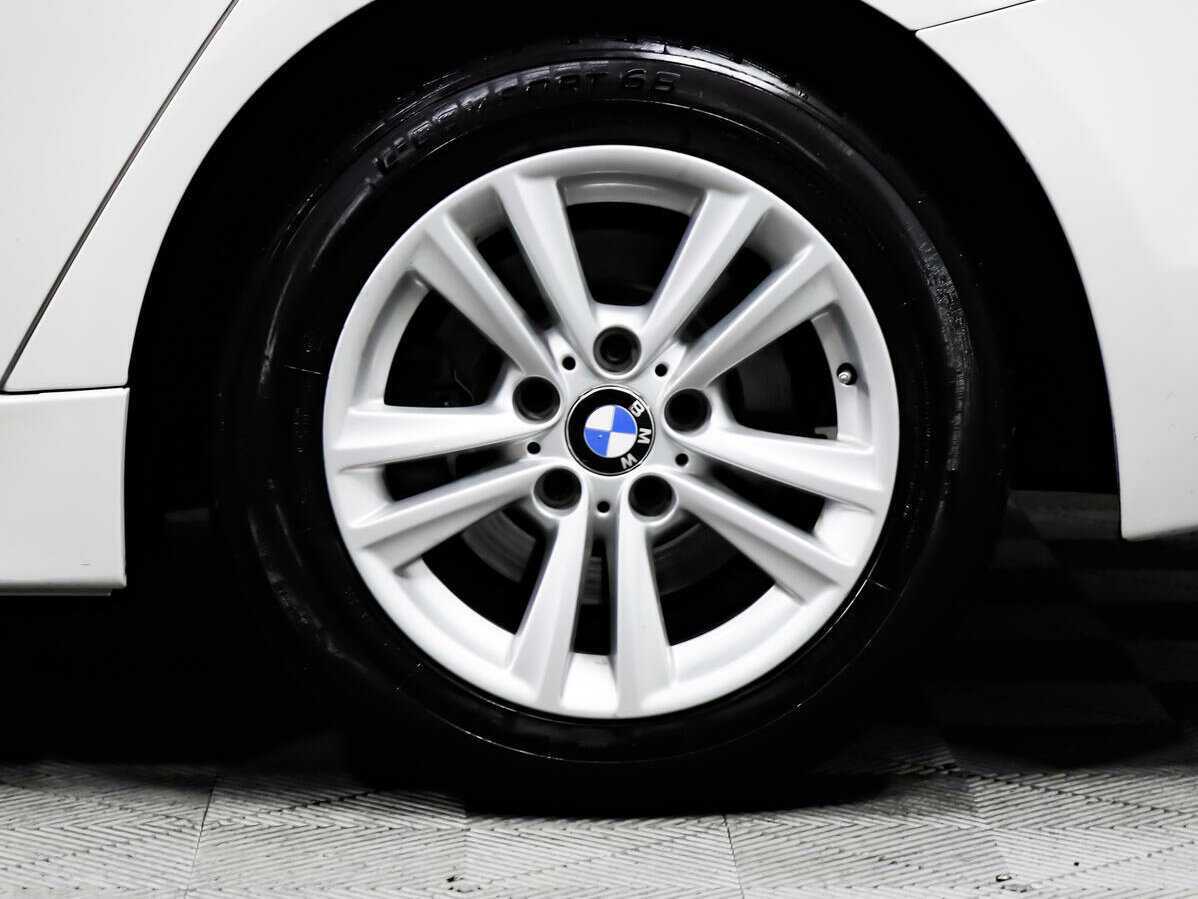 BMW 3 серии 318i, 2018 Фото №14