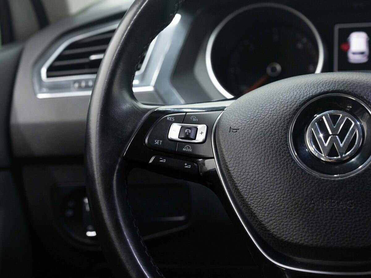 Volkswagen Tiguan, 2018 Фото №16