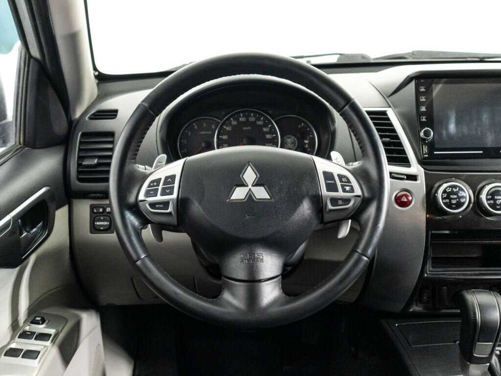 Mitsubishi Pajero Sport, 2014 Фото №17