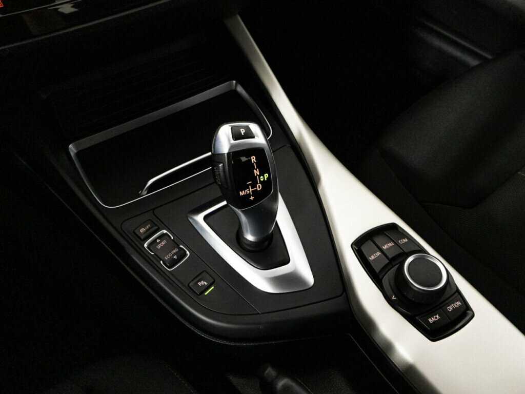 BMW 1 серии 118i, 2017 Фото №16