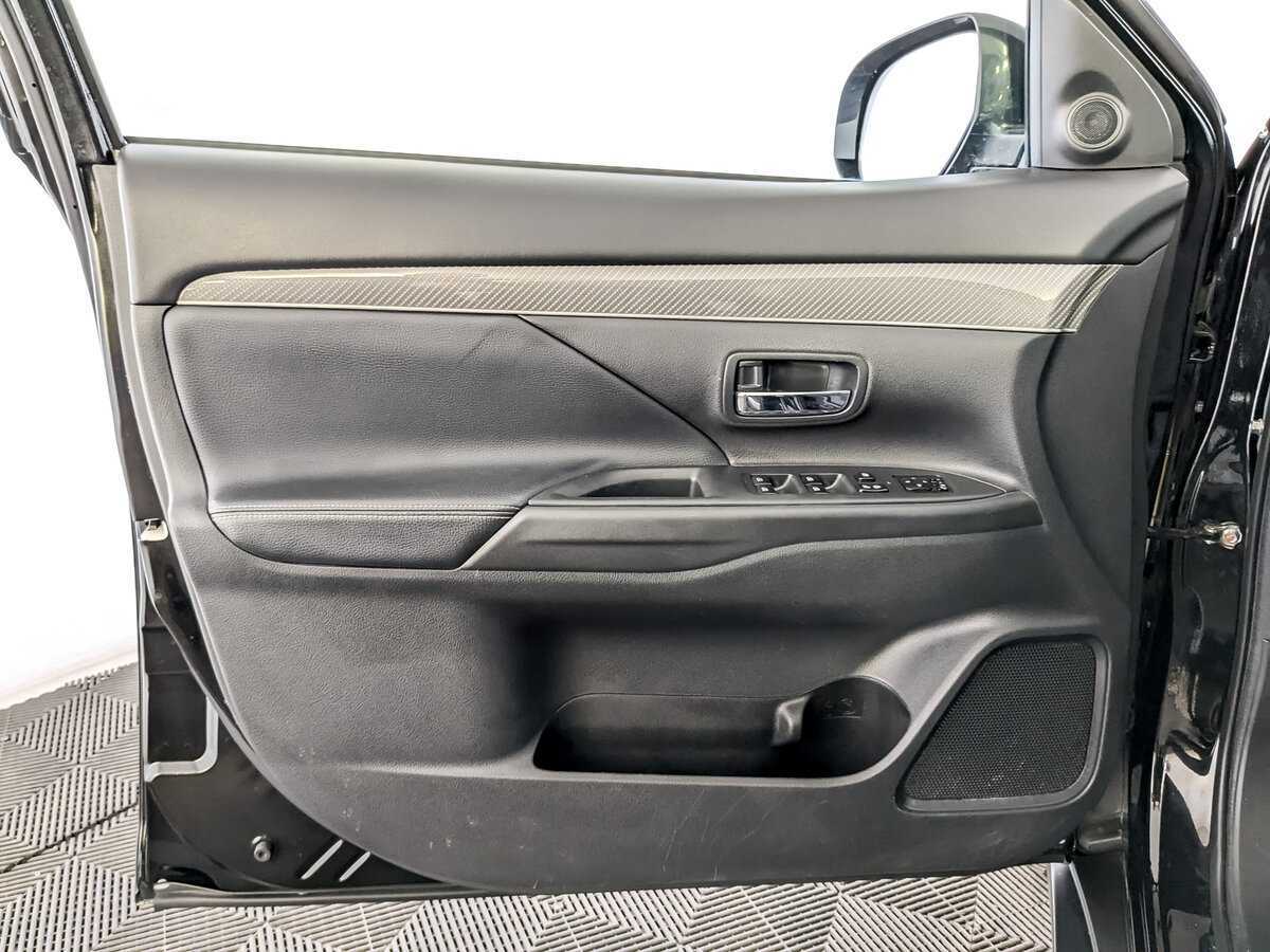 Mitsubishi Outlander, 2021 Фото №19