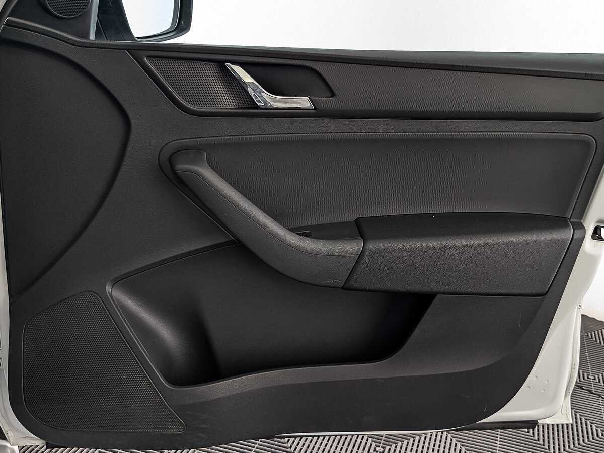 Skoda Rapid, 2017 Фото №22