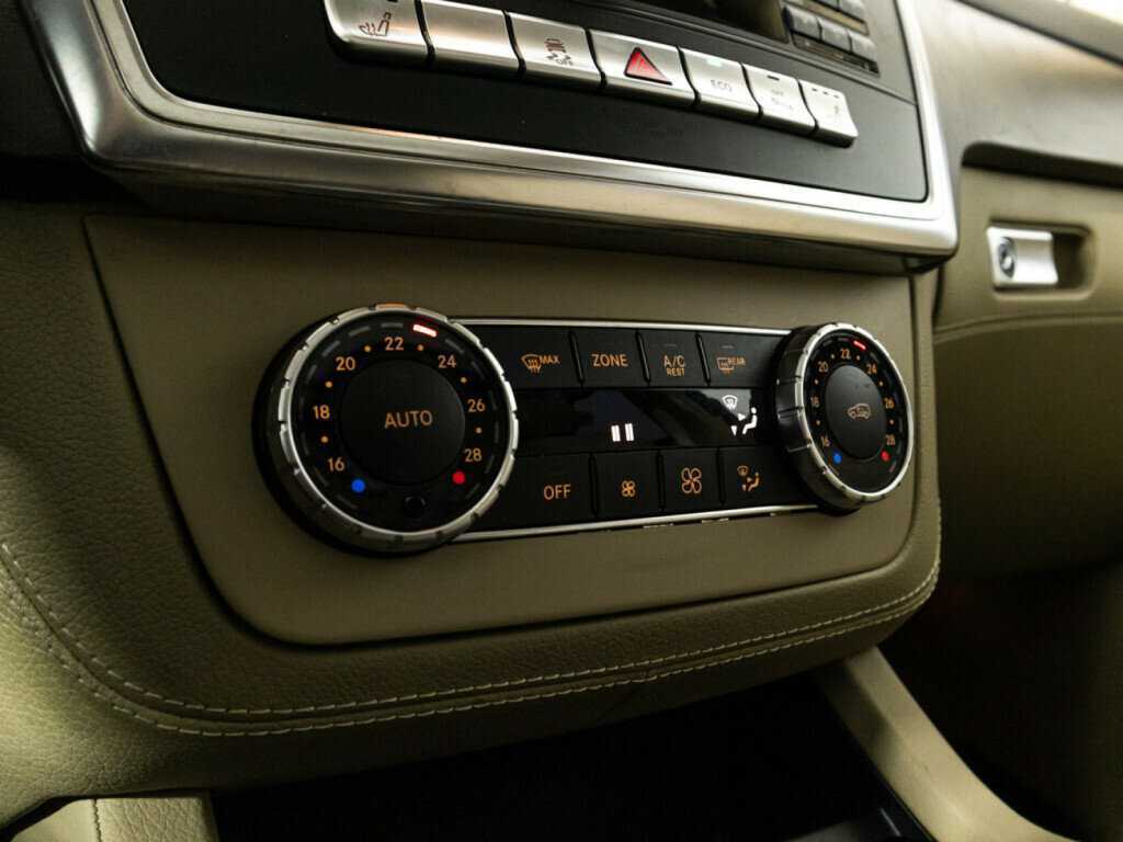 Mercedes-Benz M-Класс 350 CDI, 2015 Фото №16