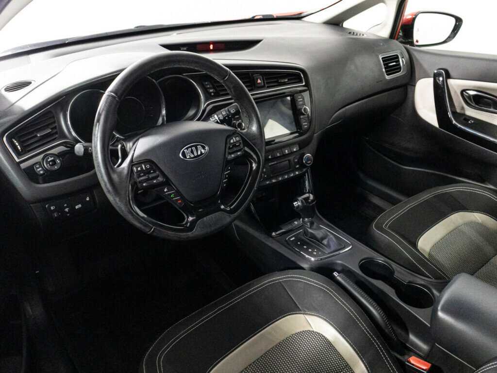 Kia Ceed, 2015 Фото №11