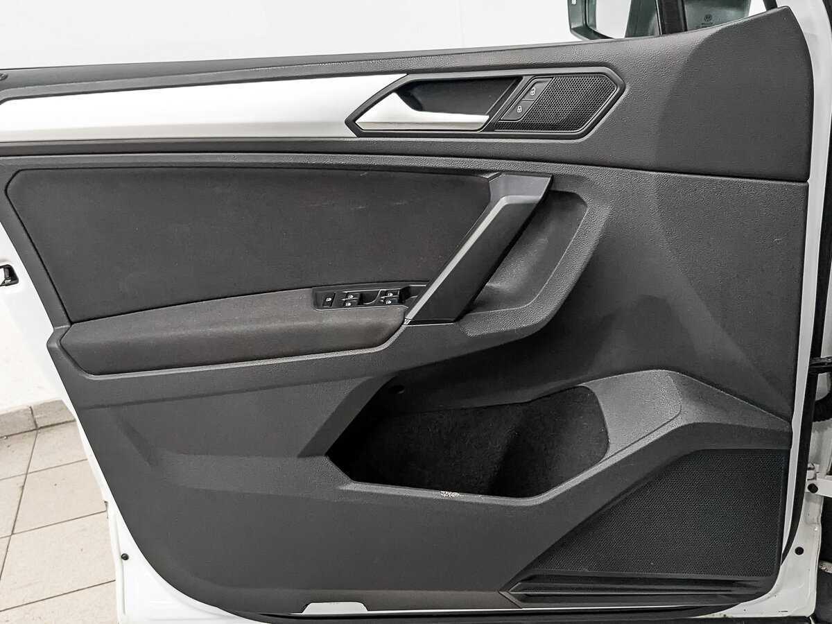 Volkswagen Tiguan, 2021 Фото №17