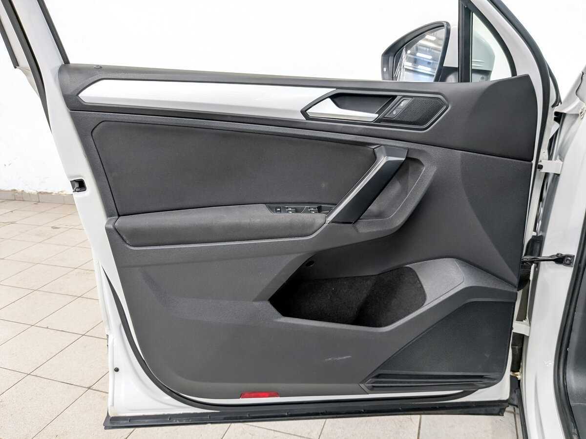 Volkswagen Tiguan, 2021 Фото №18