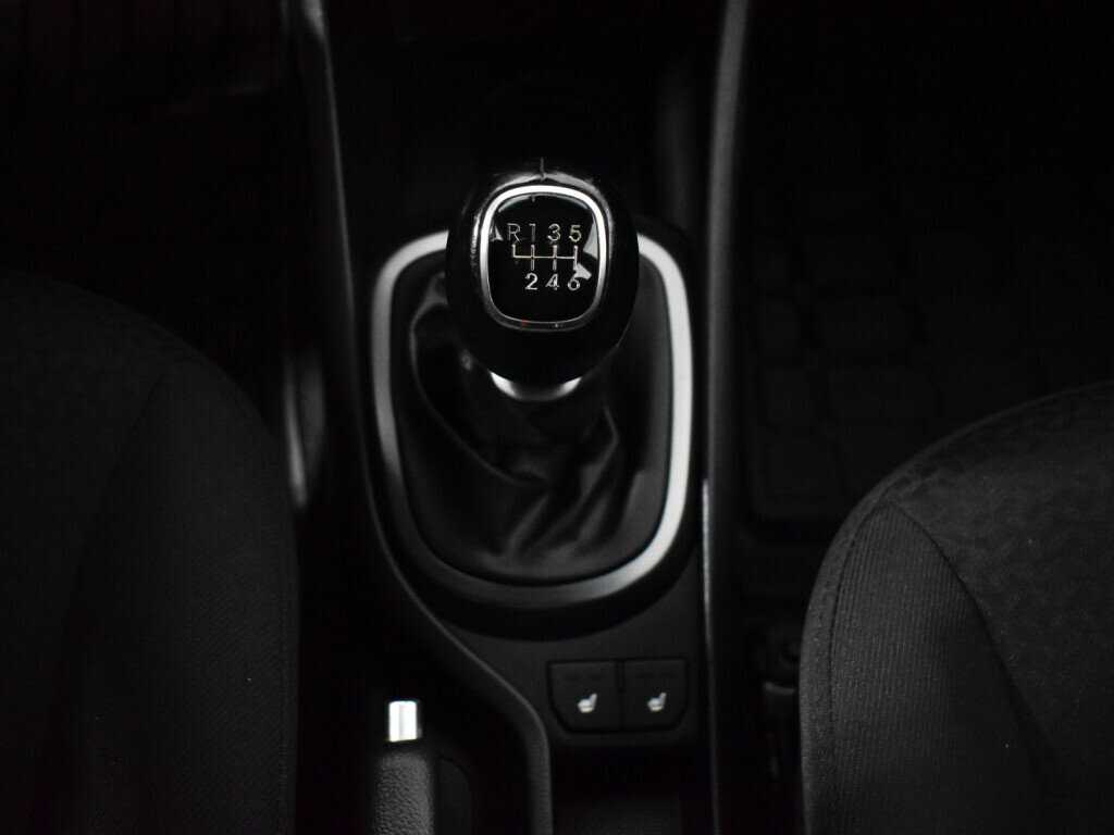 Kia Rio, 2016 Фото №12