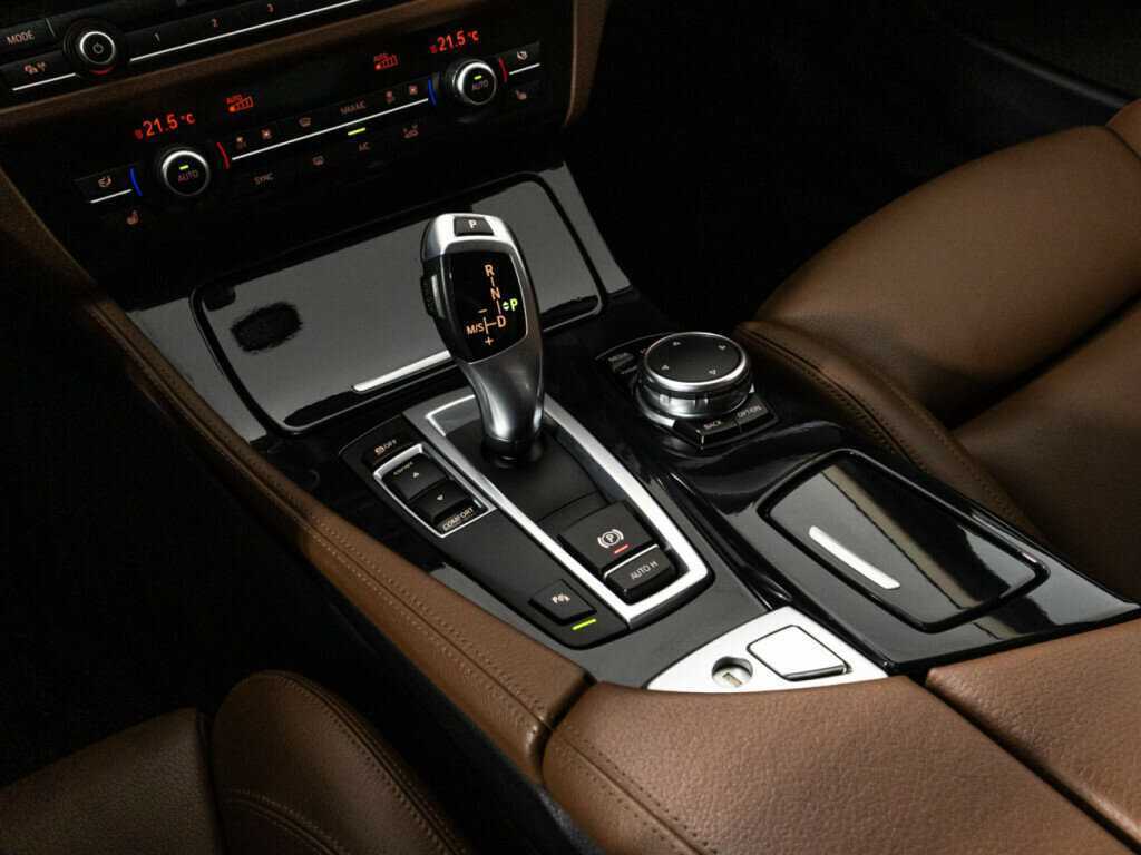 BMW 5 серии 520i, 2016 Фото №19
