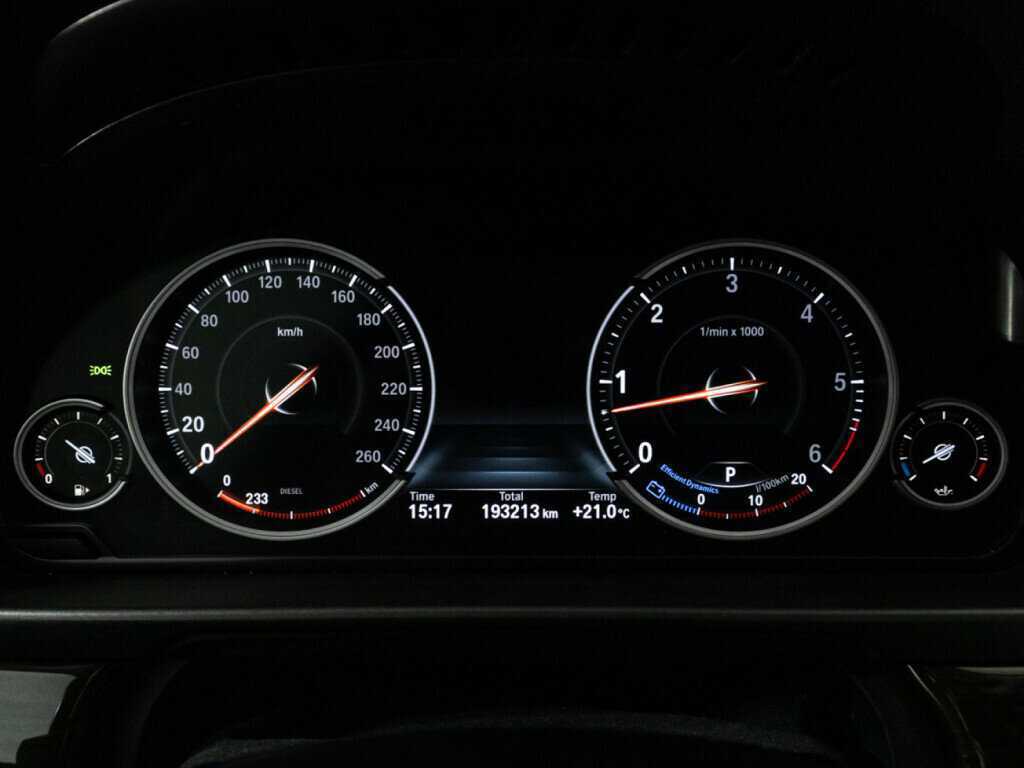 BMW 5 серии 530d xDrive, 2016 Фото №12