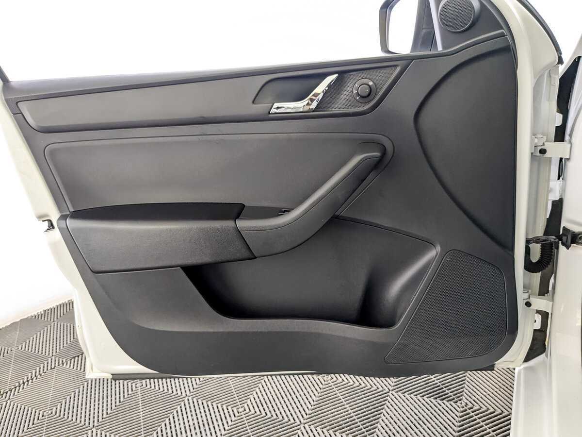 Skoda Rapid, 2017 Фото №19