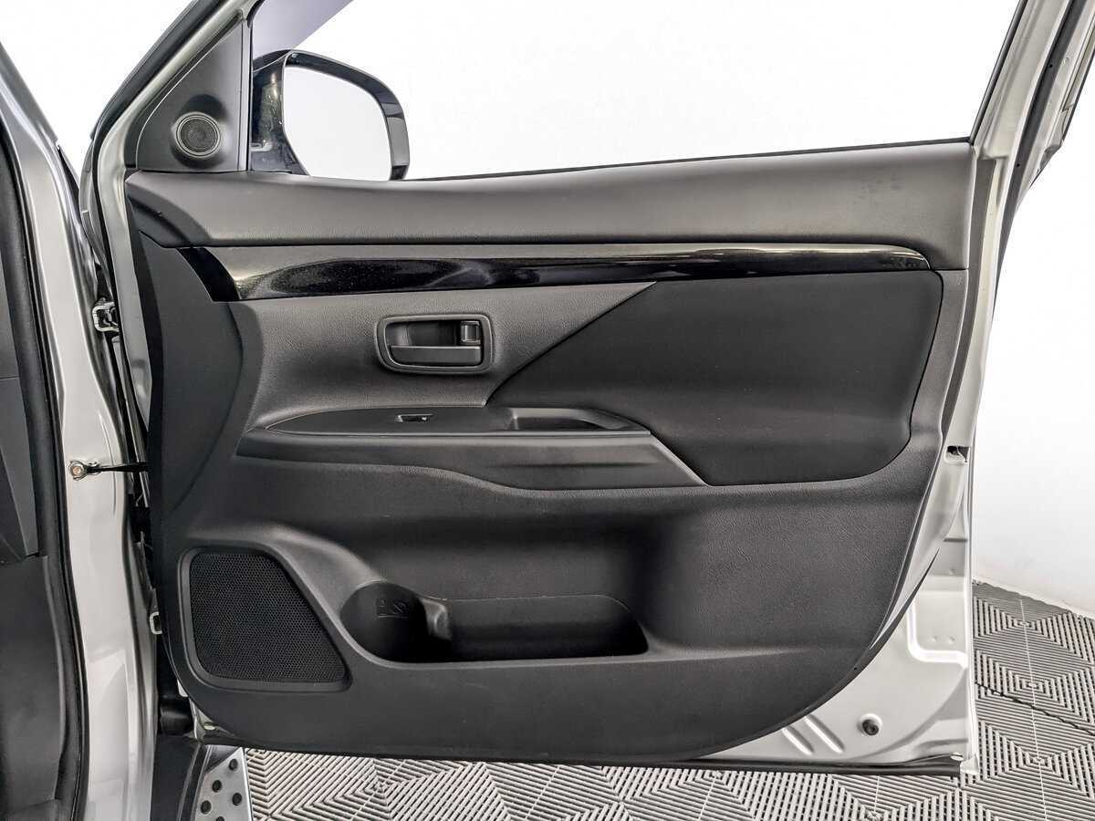 Mitsubishi Outlander, 2019 Фото №24