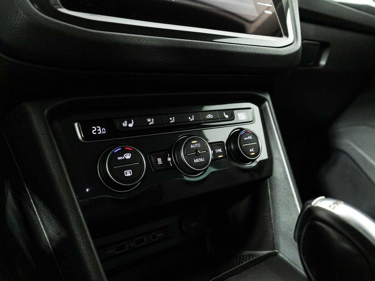 Volkswagen Tiguan, 2018 Фото №19