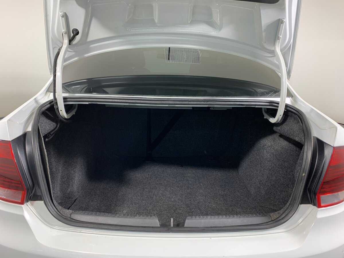 Volkswagen Polo, 2018 Фото №20