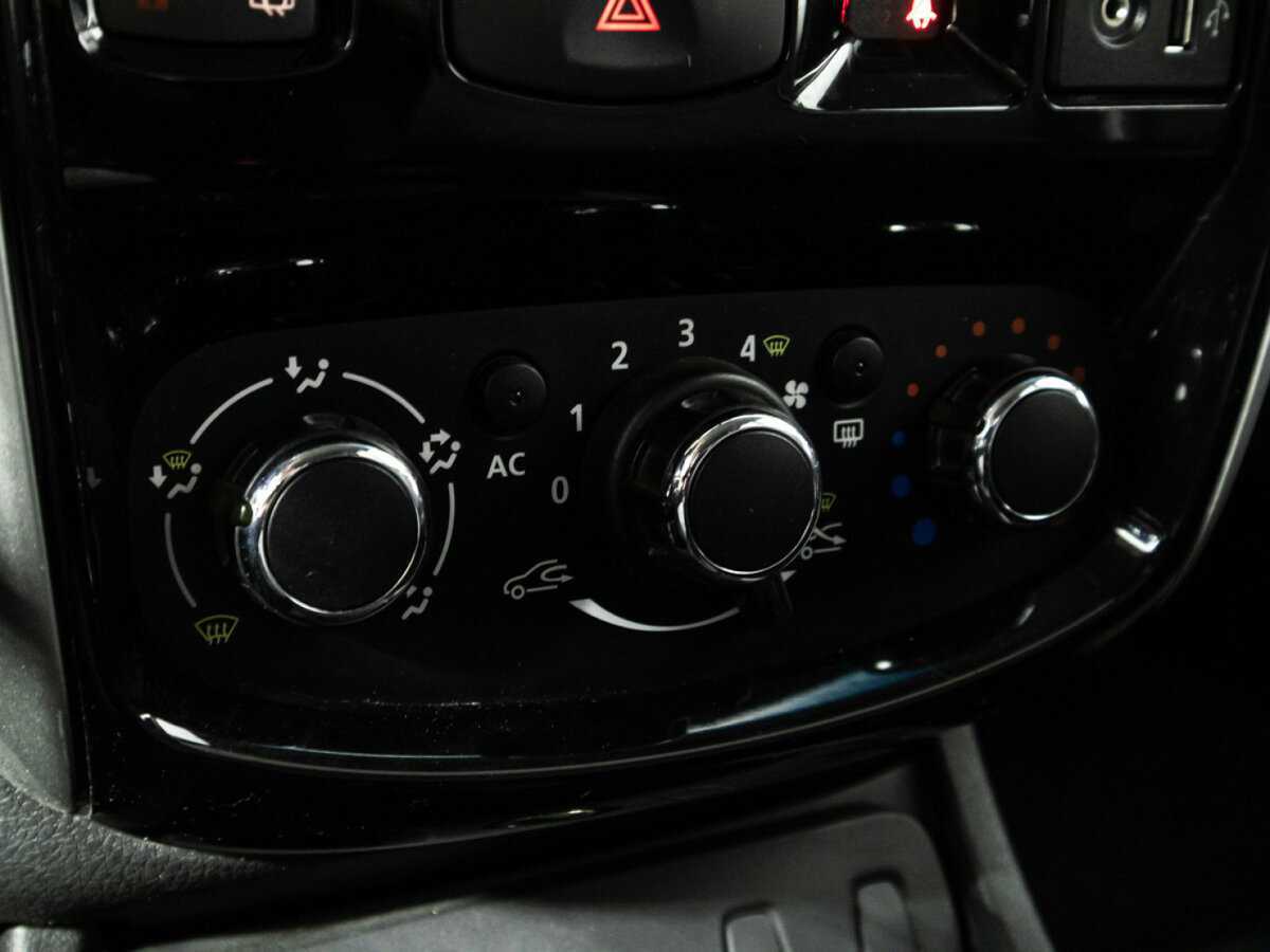 Nissan Terrano, 2014 Фото №16