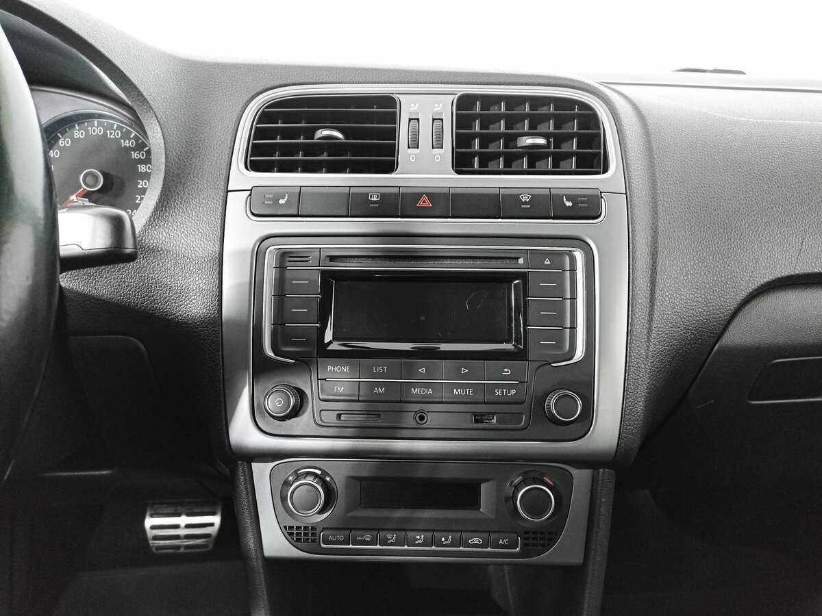 Volkswagen Polo, 2016 Фото №15