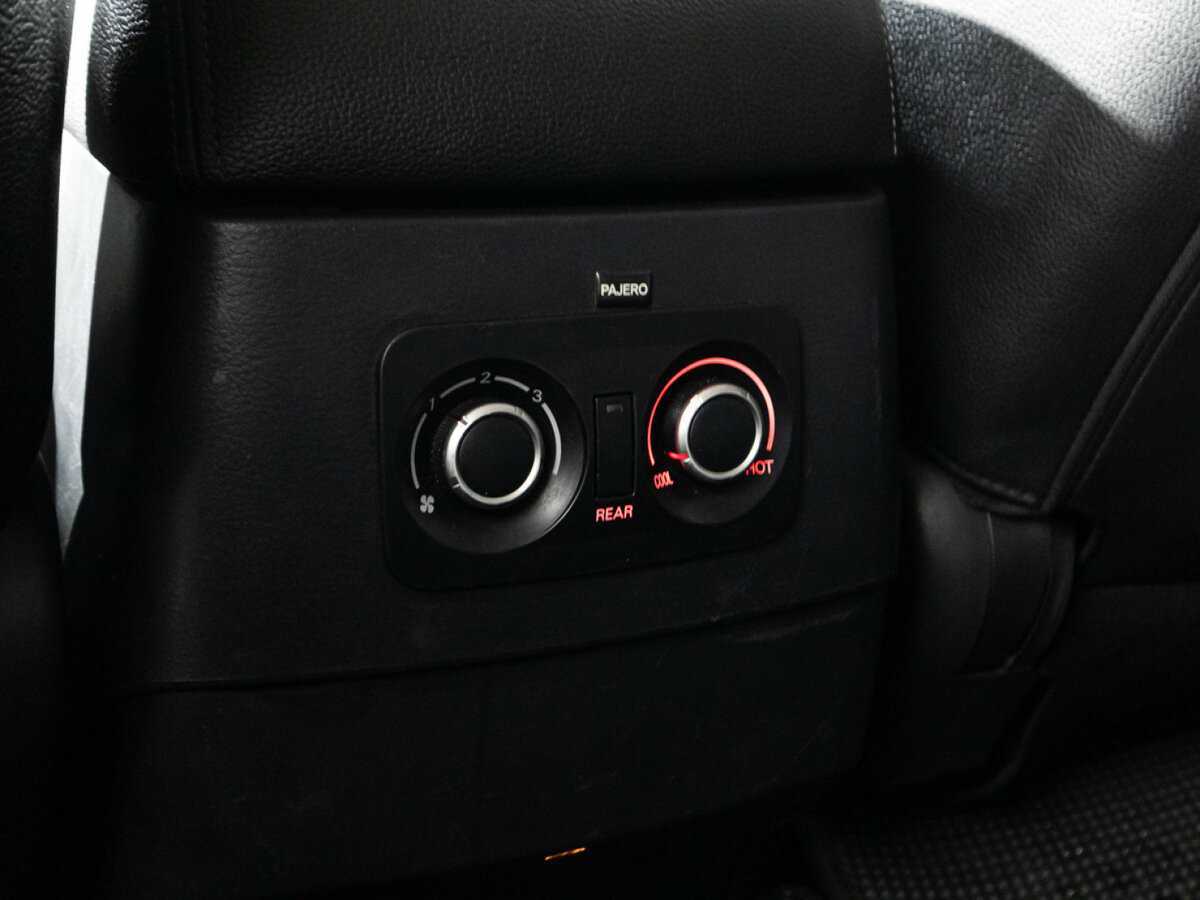 Mitsubishi Pajero, 2014 Фото №18