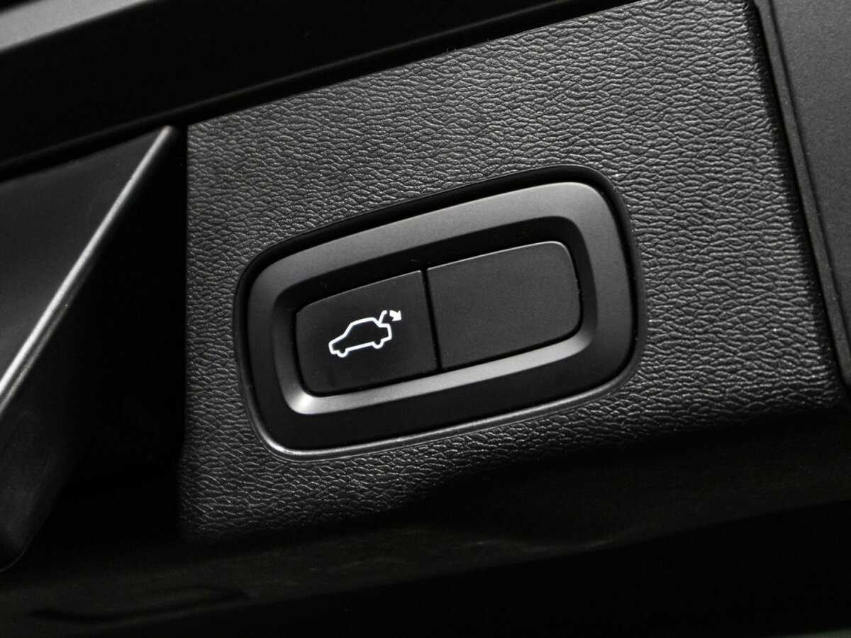 Volvo XC60, 2019 Фото №16