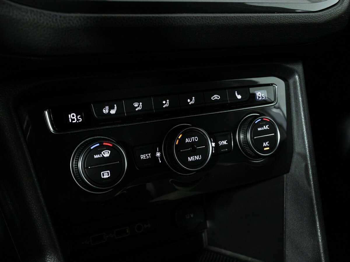 Volkswagen Tiguan, 2019 Фото №19