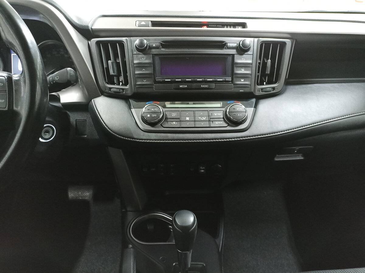 Toyota RAV4, 2019 Фото №15