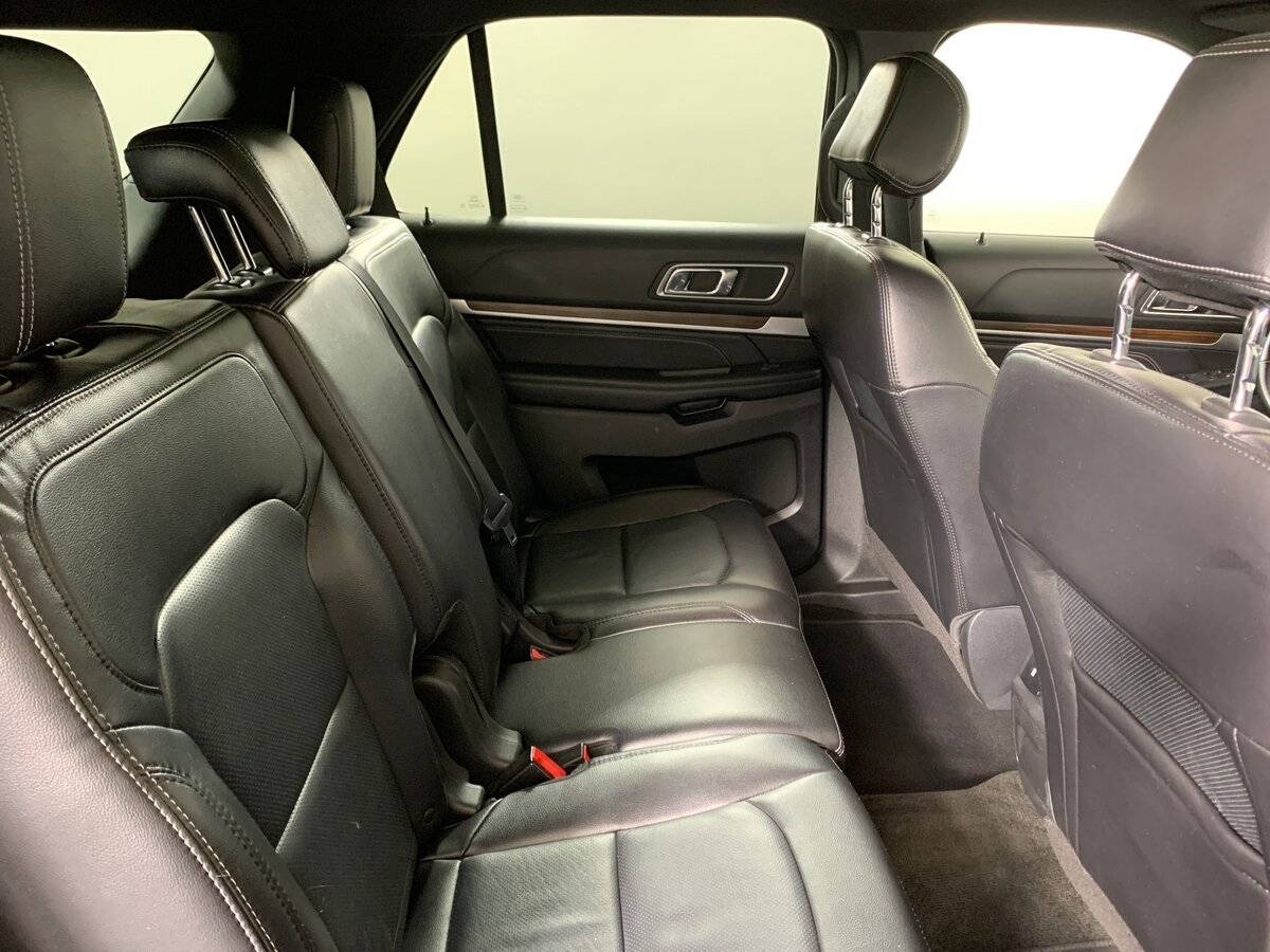 Ford Explorer, 2017 Фото №17