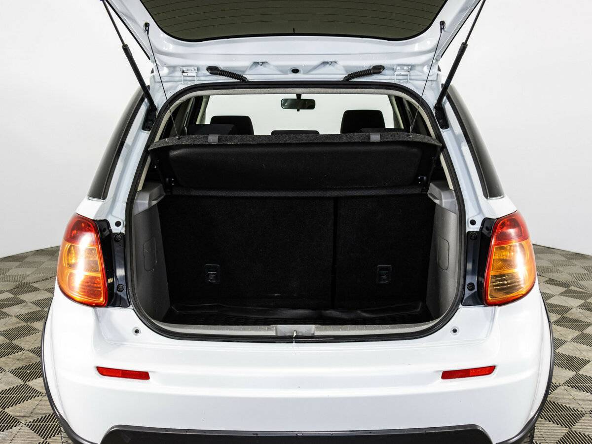 Suzuki SX4, 2012 Фото №16