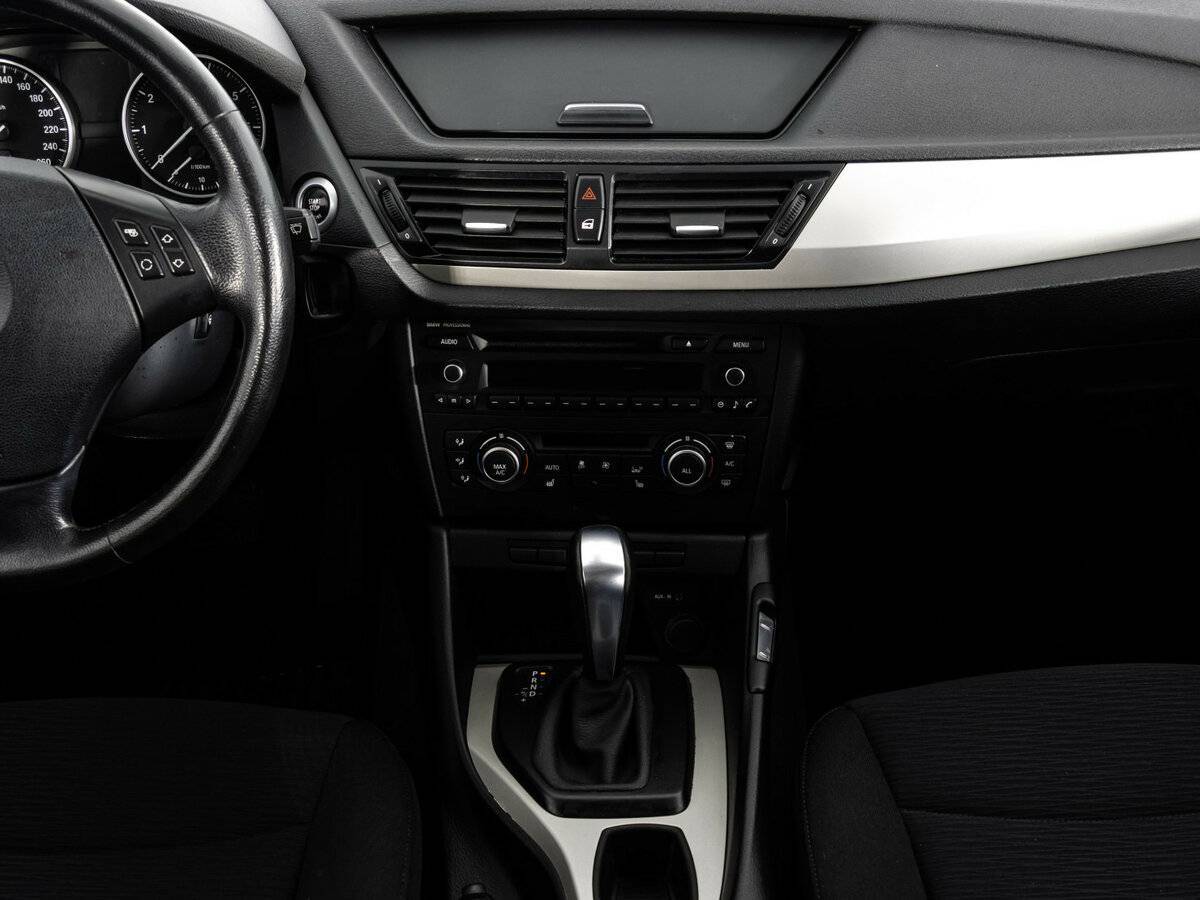 BMW X1 20i, 2014 Фото №15