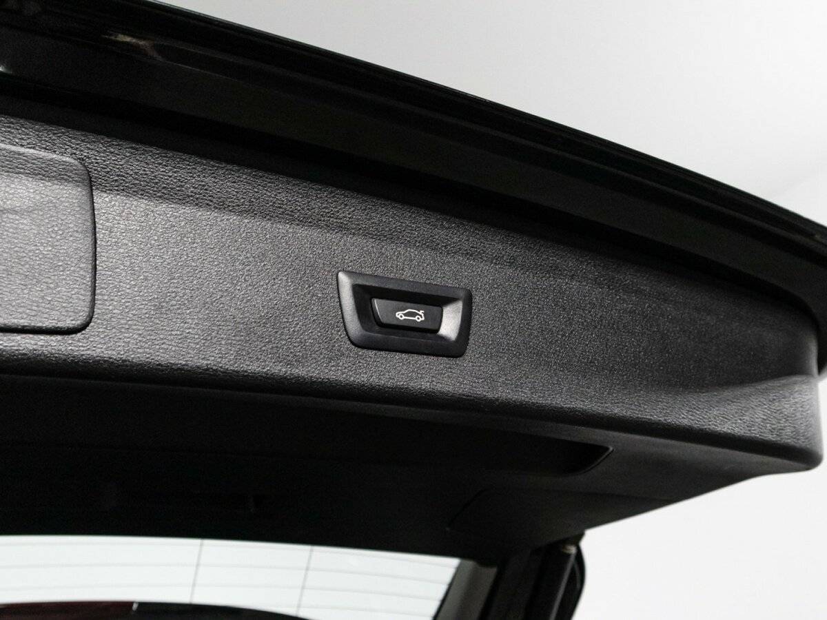 BMW X1 20i xDrive, 2018 Фото №16