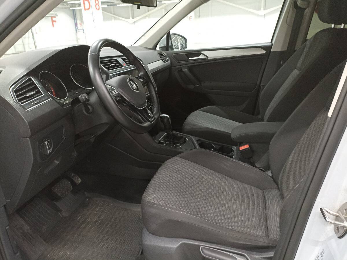 Volkswagen Tiguan, 2019 Фото №16