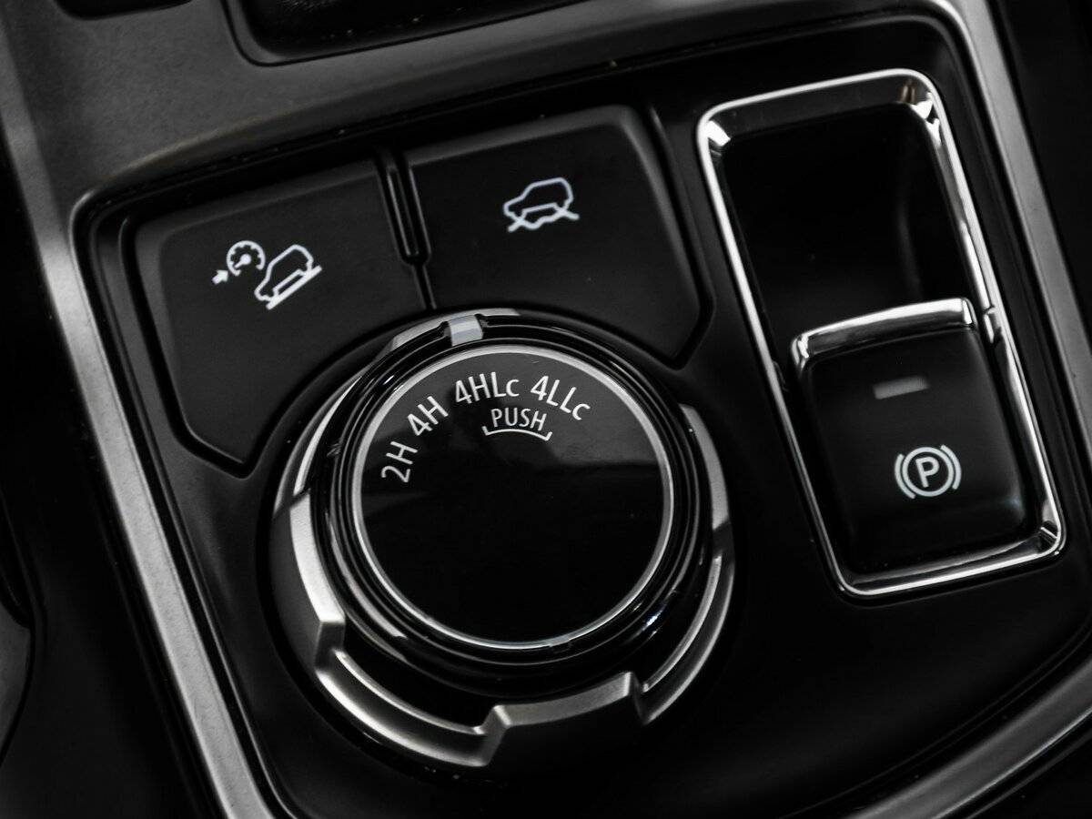 Mitsubishi Pajero Sport, 2017 Фото №18