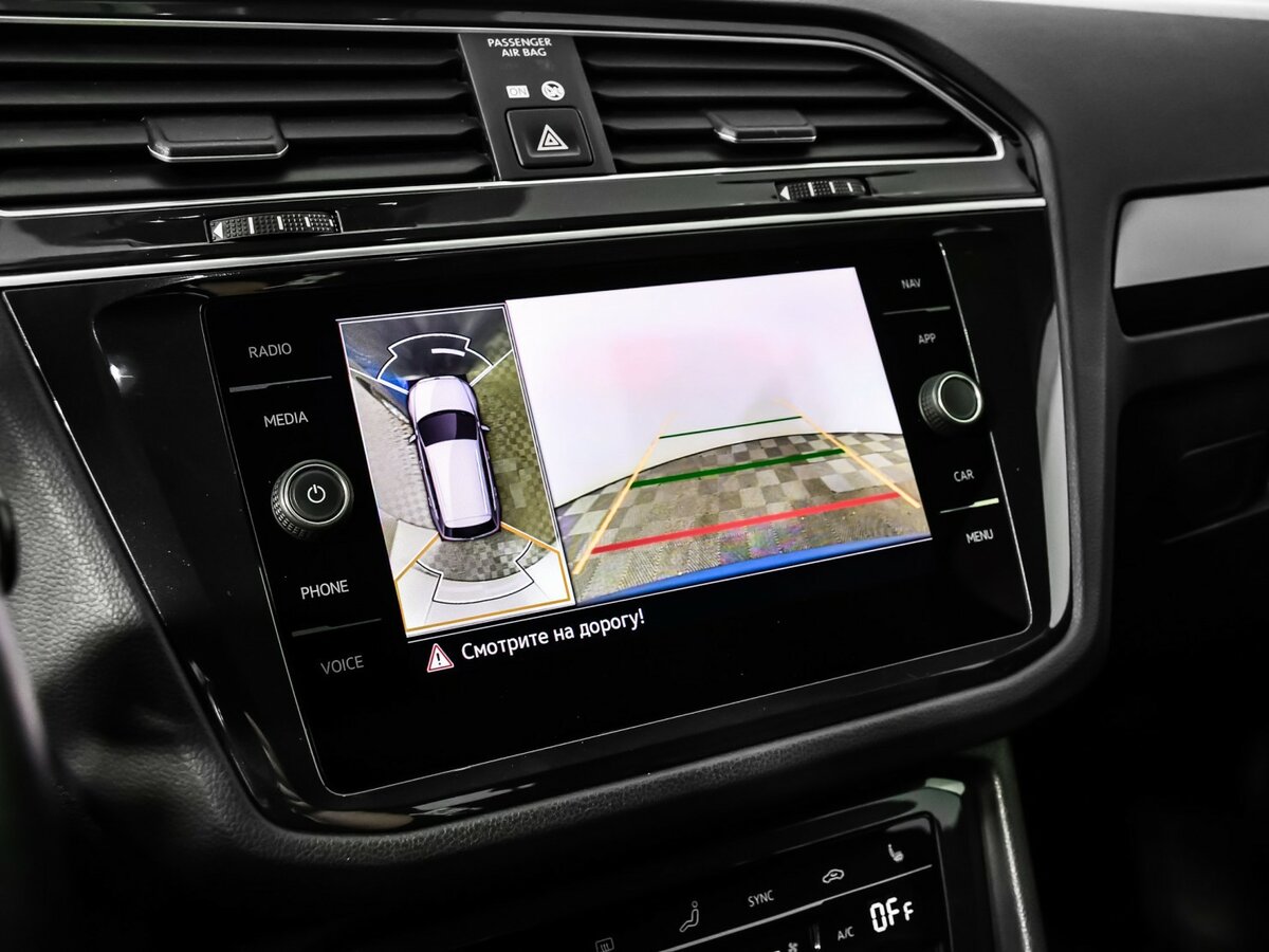 Volkswagen Tiguan II Рестайлинг, 2020 Фото №14