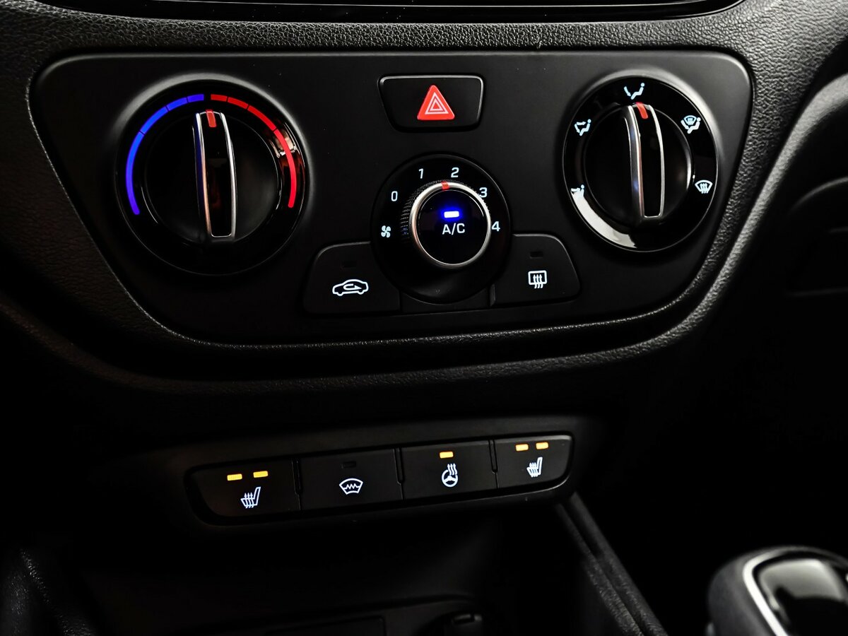 Hyundai Solaris II Рестайлинг, 2020 Фото №13