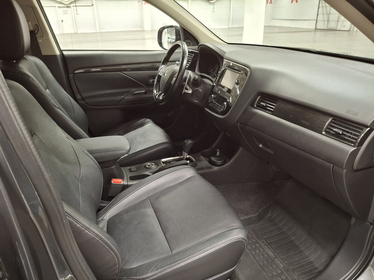 Mitsubishi Outlander III Рестайлинг 2, 2016 Фото №11