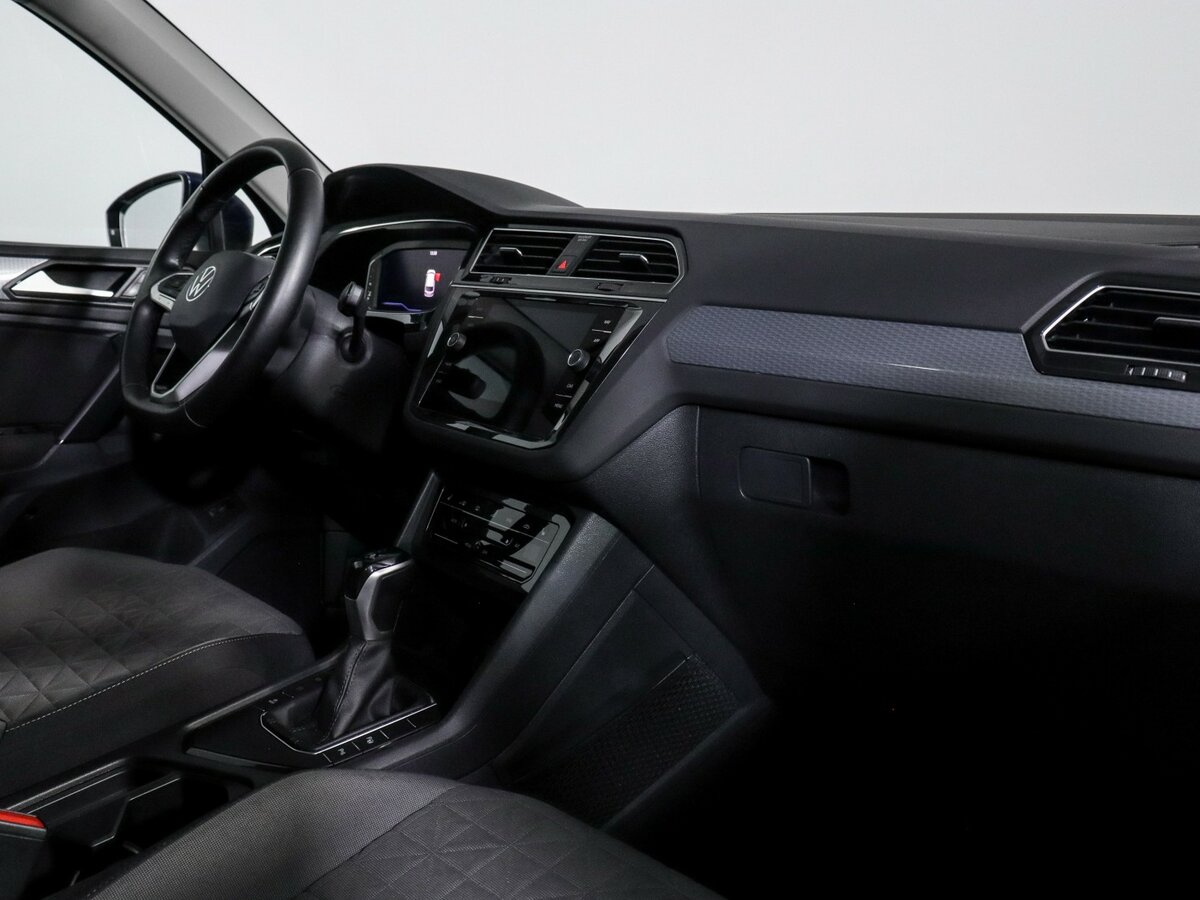 Volkswagen Tiguan II Рестайлинг, 2021 Фото №7