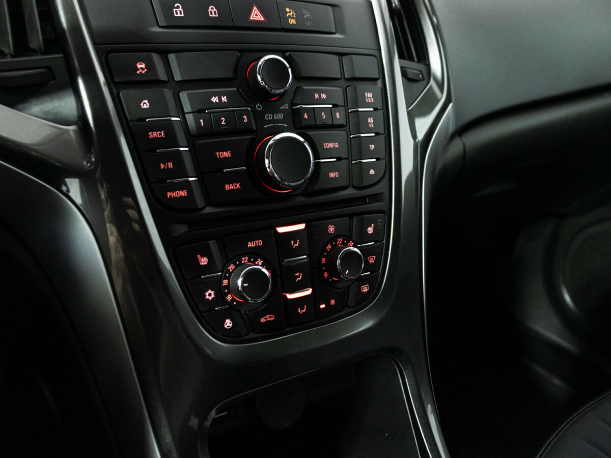 Opel Astra J Рестайлинг, 2014 Фото №15