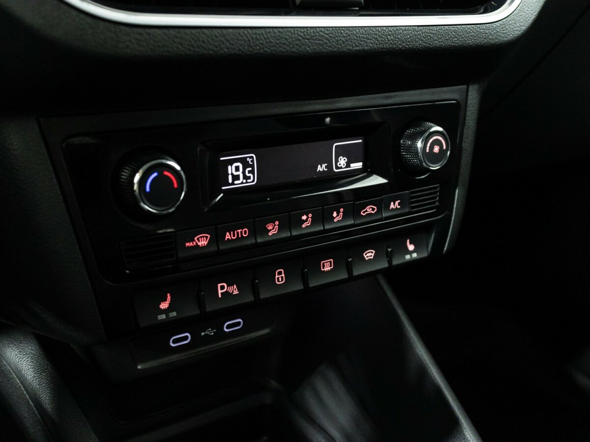 Volkswagen Polo VI, 2020 Фото №17