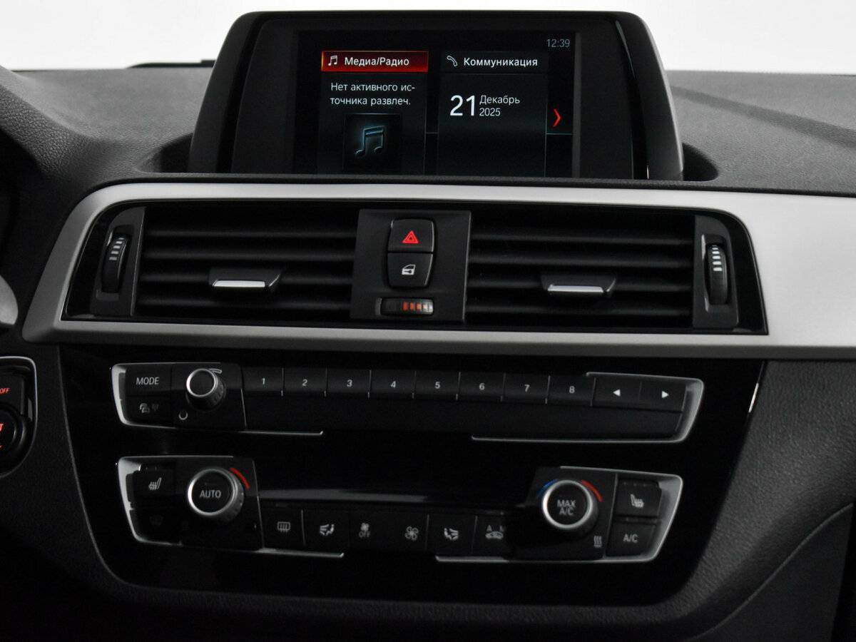 BMW 1 серии 118i II (F20/F21) Рестайлинг 2, 2018 Фото №15