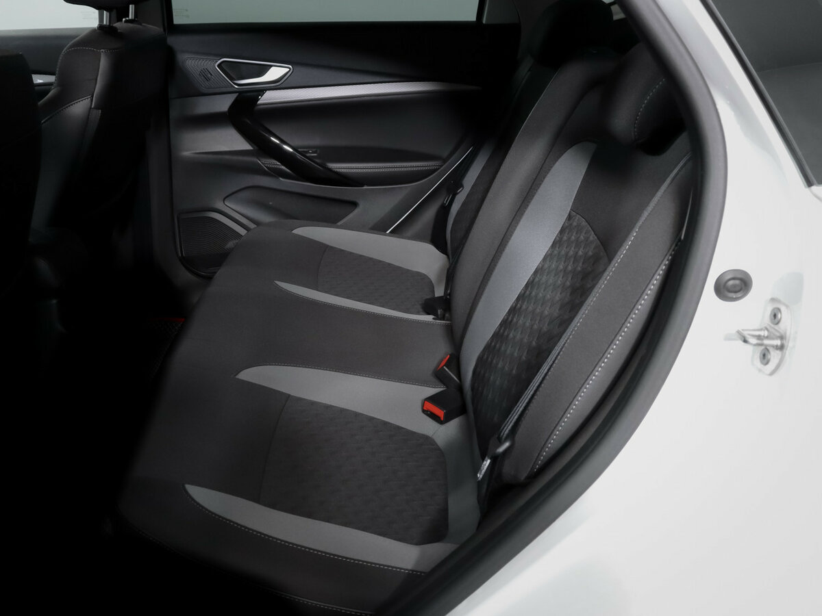 Lada (ВАЗ) Vesta I Рестайлинг (NG), 2023 - 43 250 км. | Фото №8